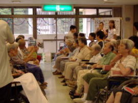 �{�݂̐l���̂��̂��Ă܂�